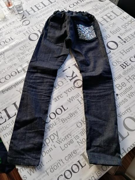 Texasky zanovne s flitrami, 134