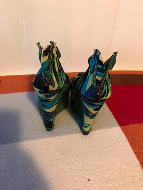 Sandalky,zn. sergio todzi, výška podpatku 15 cm, 38