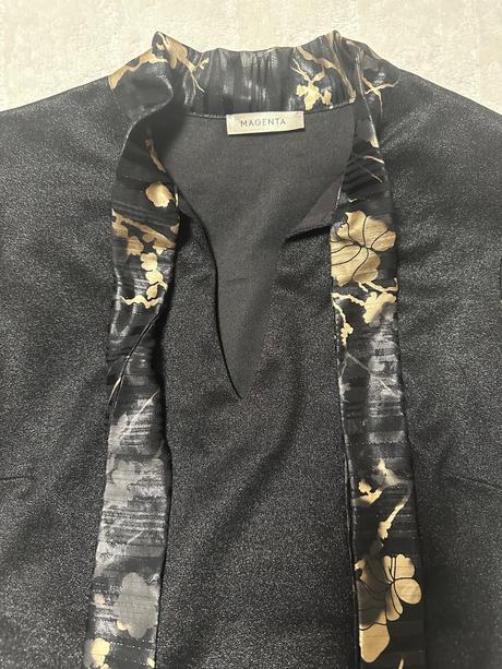 Nádherné čiernozlaté šaty zn. magenta, m / s