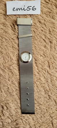 Náramkové hodinky,