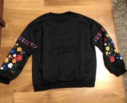 Mikina s folklórnym vzorom, 44