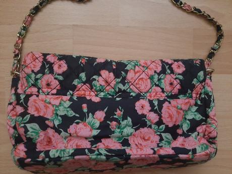 Kvietkovaná kableka, atmosphere