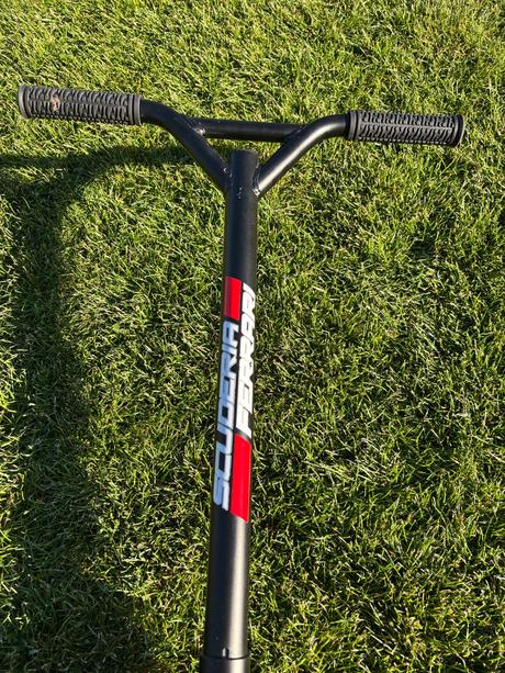 Kolobezka scuderia ferrari, 