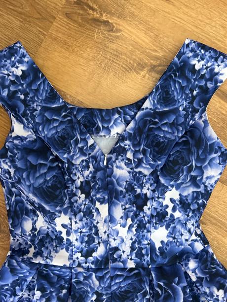 Malo nosene šaty, ad style,m