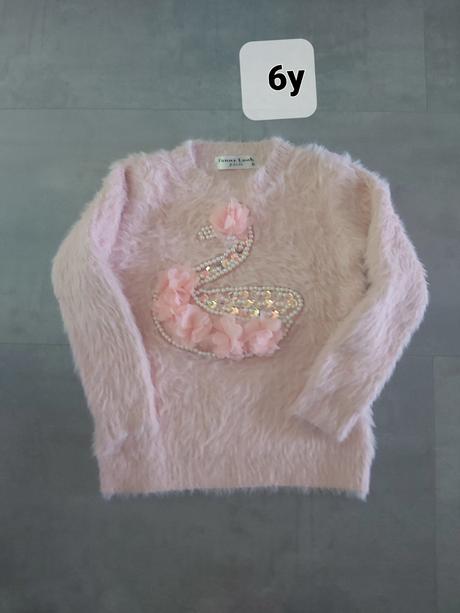 Dievčenský svetrík, 122