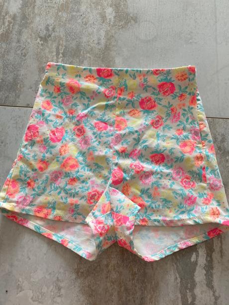 Šortky s vysokým pásom, h&m,34