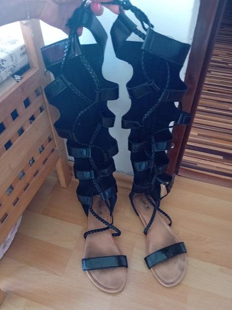 Snurovacie sandále, 39