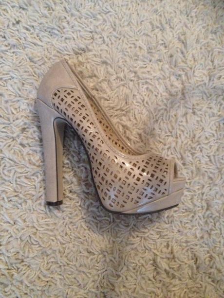 Leskle topanky s otvorenou spickou, 37