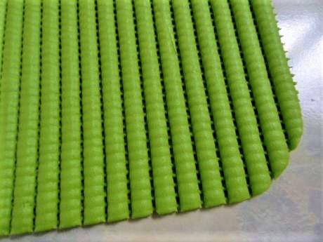 Protišmyková podložka na odkapávanie riadu, 