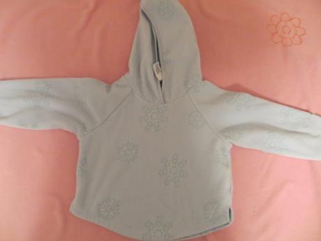 Mikina s kapucňou, 74