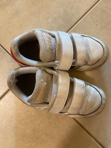 Darujem detské tenisky a platenky, adidas,25