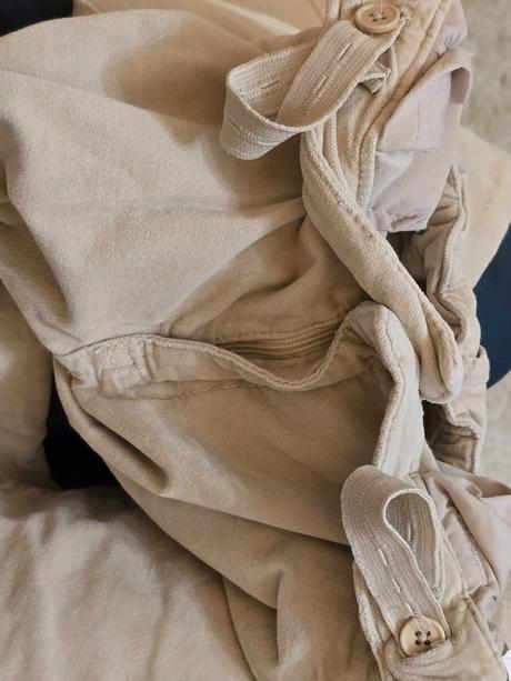 Mencestrove nohavice, 152