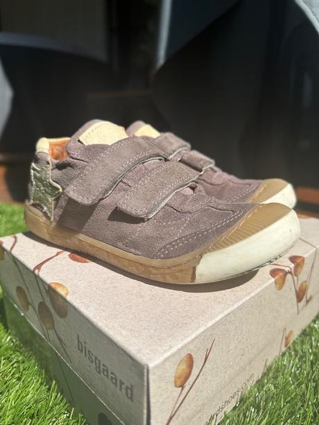 Bisgaard , vel. 29 , cena 20 eur, 29