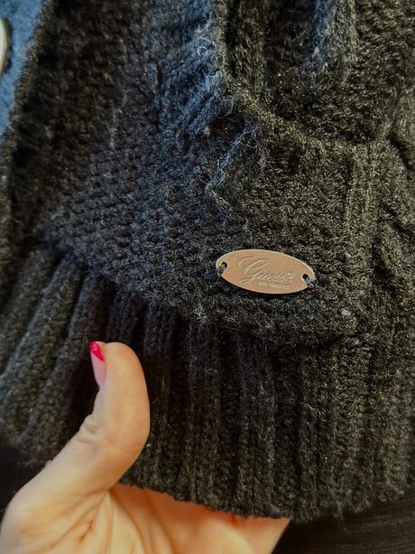 Sveter guess, guess,xs