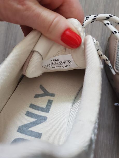 Botasky na platforme, 36