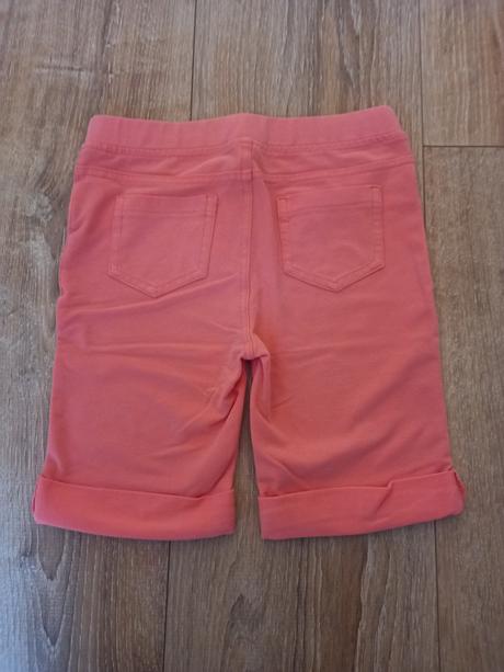 Kraťase (málo nosené), 110