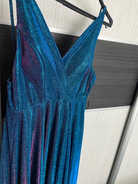 Spoločenské trblietavé saty, 36