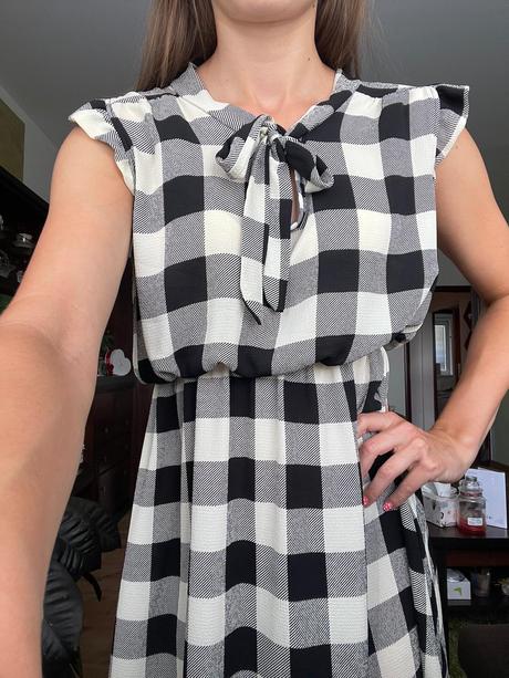 Kárované saty s, s