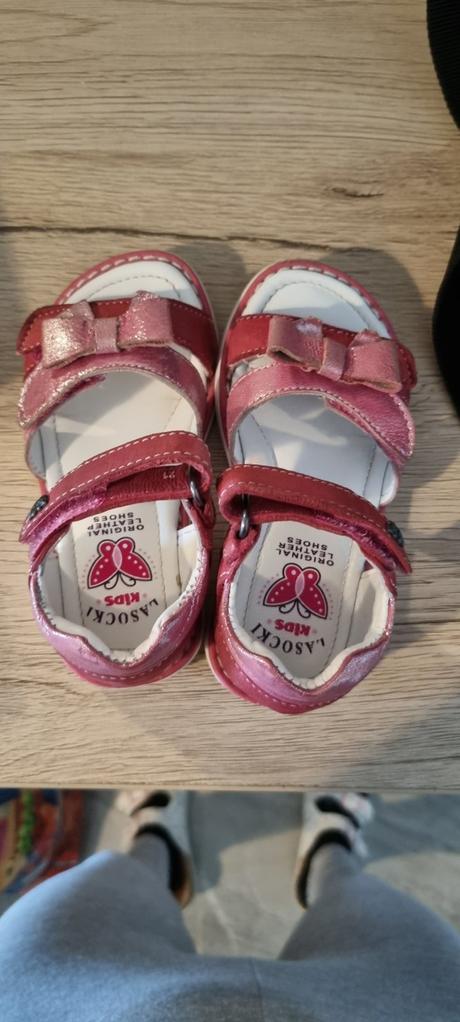 Sandalky, lasocki,22