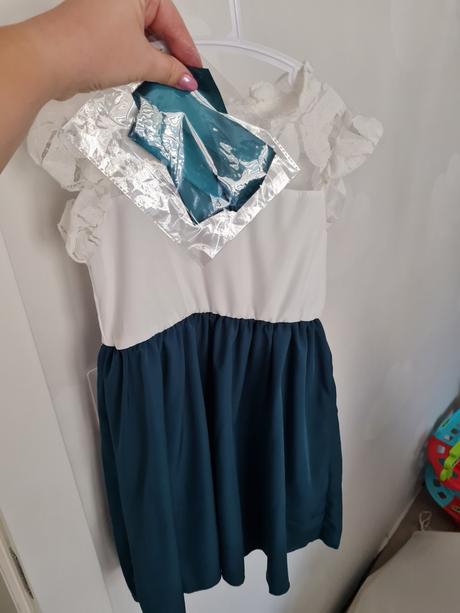 Elegantné zeleno-biele šaty na 5 rokov, 110