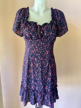 Romanticke šaty prettylittlething, 36