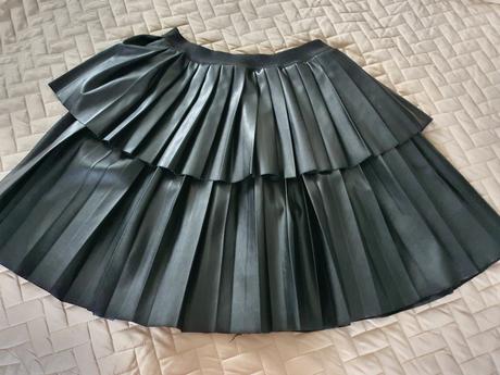 Krásna sukňa guess, guess,152