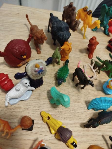 Figúrky z kinder, dinosaury a zvieratka, 