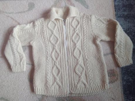 Sveter z ovčej vlny, s