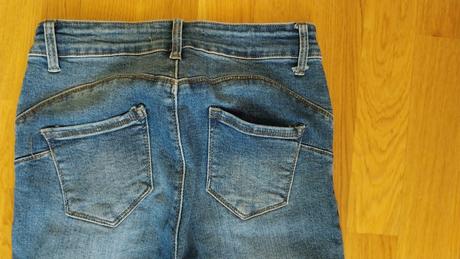 Dámske skini elastické rifle zn. m sara veľ. 28, m