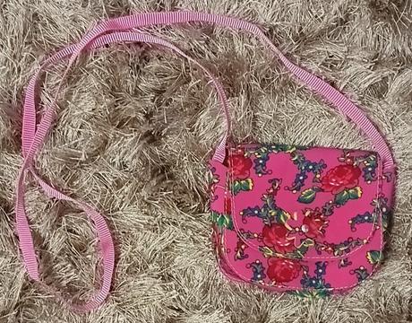 Ružová kabelka s kvetmi, 