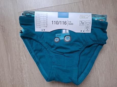 Nové chlapčenské spodné prádlo 7ks - 110/116, kik,110