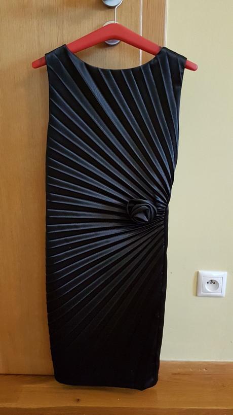 Nove cierne satenove saty, s