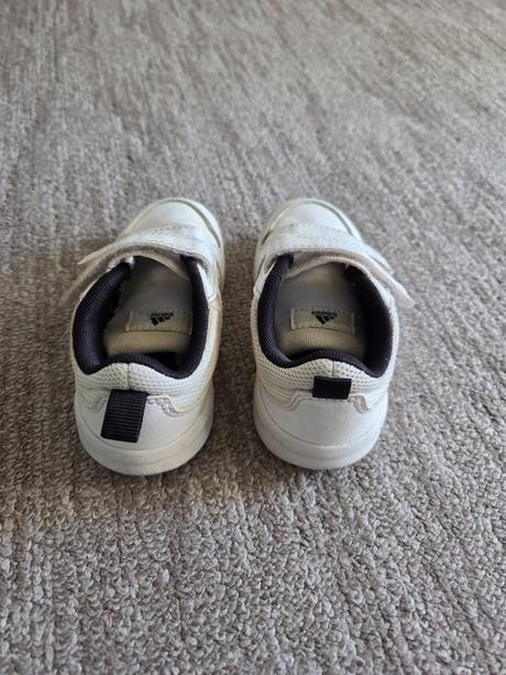 Adidas botasky vel.24, adidas,24