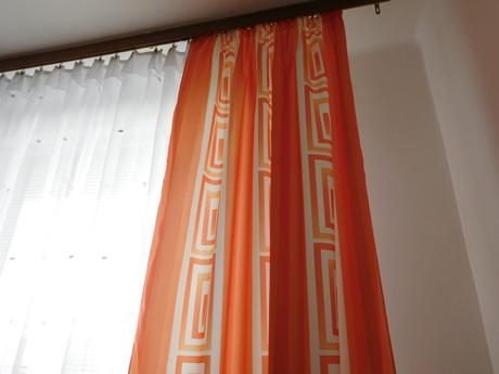 Závesy oranžové dlhé., 