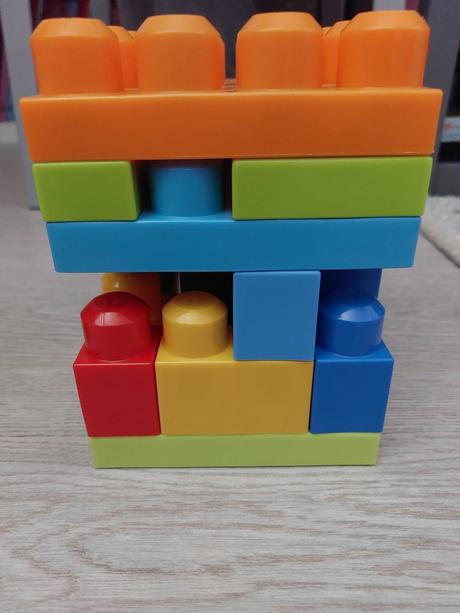 Megabolocks vlacik s cislami a extra kocky,