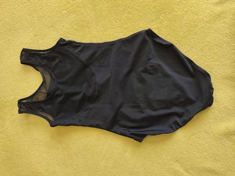 Čierny dres-body, 140