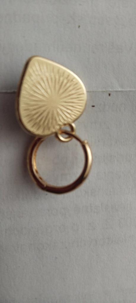 Náušnice a prívesok, 