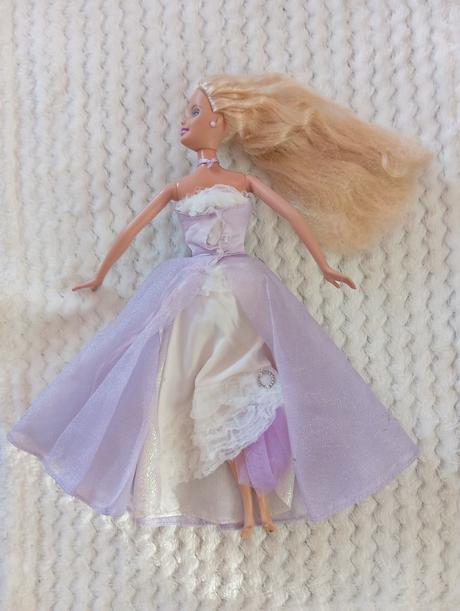 Annika barbie magic of pegasus,