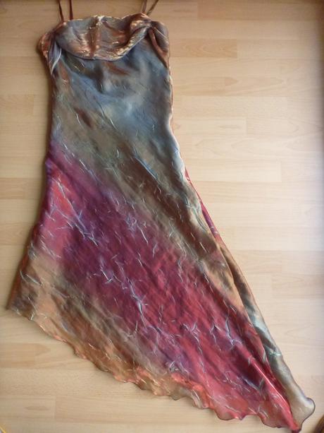 Spoločenské šaty, m