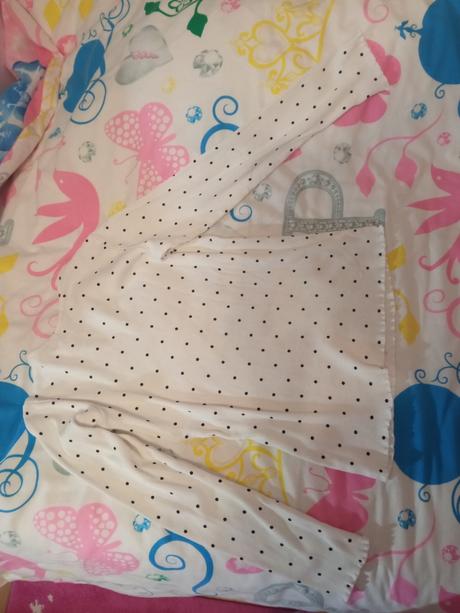 Vrúbkované bodkované tričko, 146