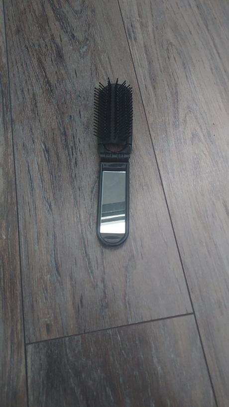 Kefa na vlasy so zrkadielkom, 