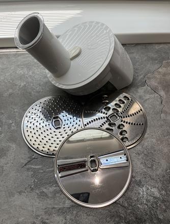 Bosch mum 4 strúhač plus tri kotúče biely, bosch