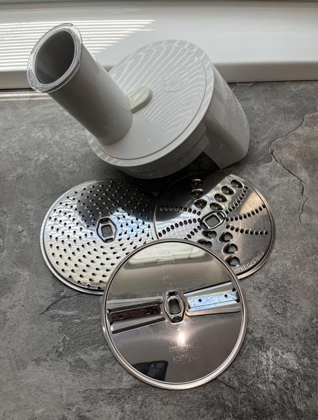 Bosch mum 4 strúhač plus tri kotúče biely, bosch