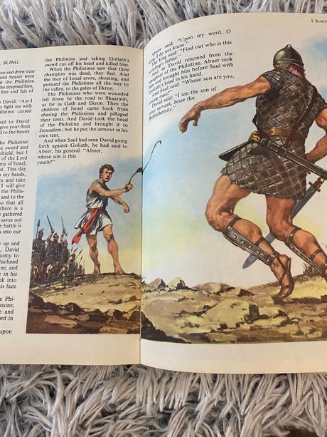 Stará krásna retro the children s bible in colour,