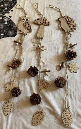 Závesná drevená dekorácia - sovička+ hríbik+ježko,