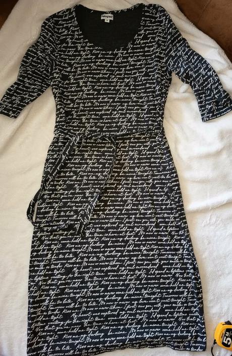 Elastické šaty s romantickým popisom v anj, m