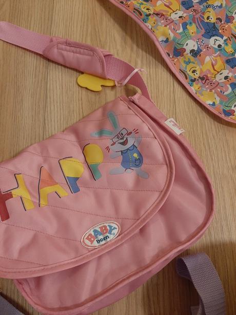 Bábika s postieľkou perinkou,