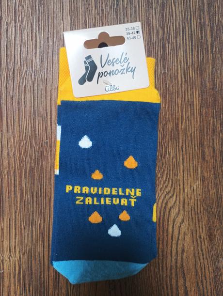 Albi ponozky pravidelne zalievať/nekrmit,
