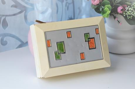 Šperkovnica so zrkadlom, 