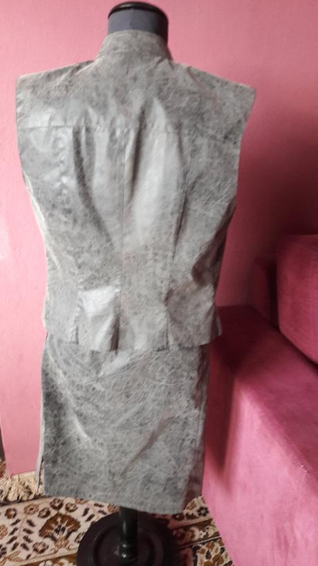 Komplet vesta + sukňa, 36 / 38 / 40 / 42